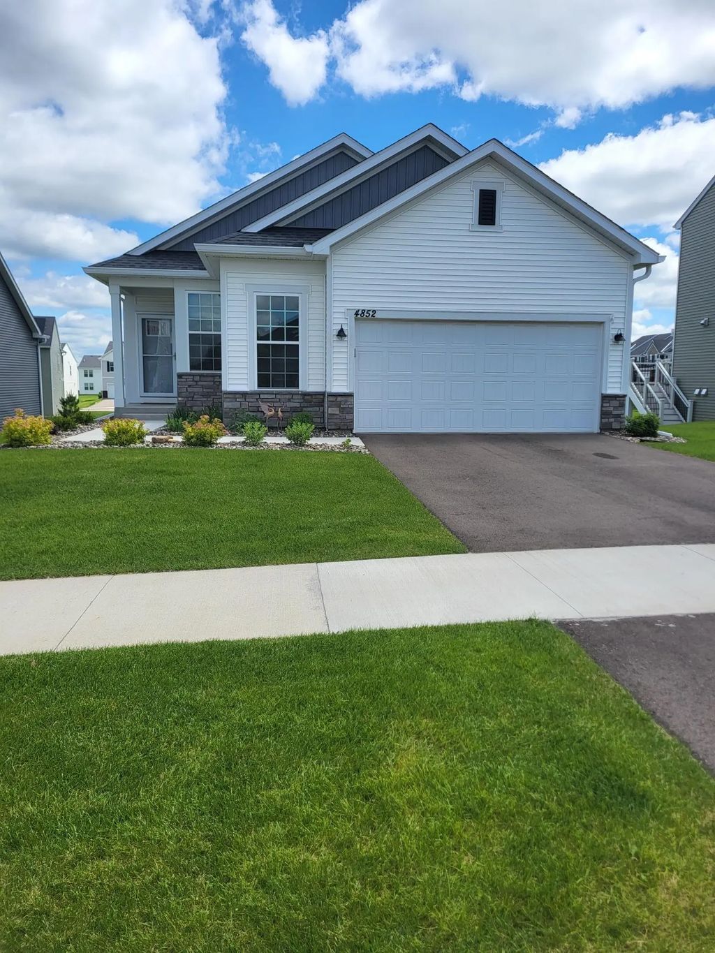 4852 Airlake Drive, Woodbury