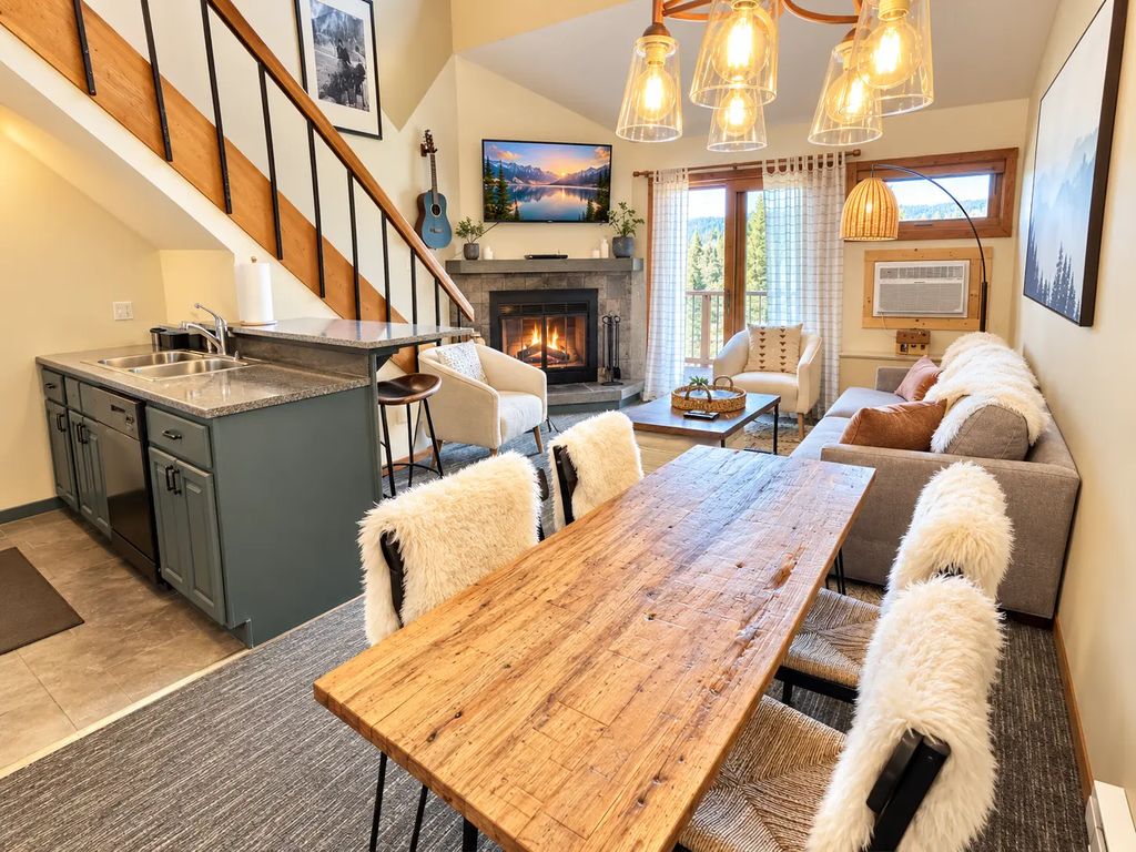 135 Bridge Run Lane B, Lutsen