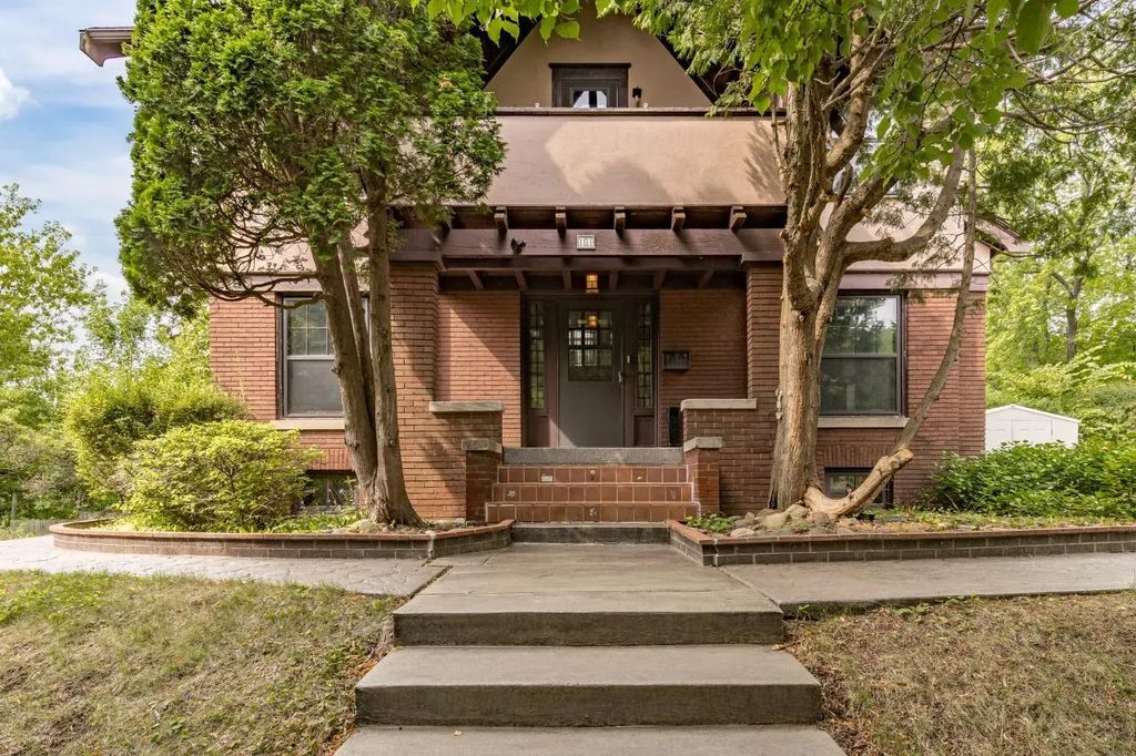 101 S 20th Avenue E, Duluth