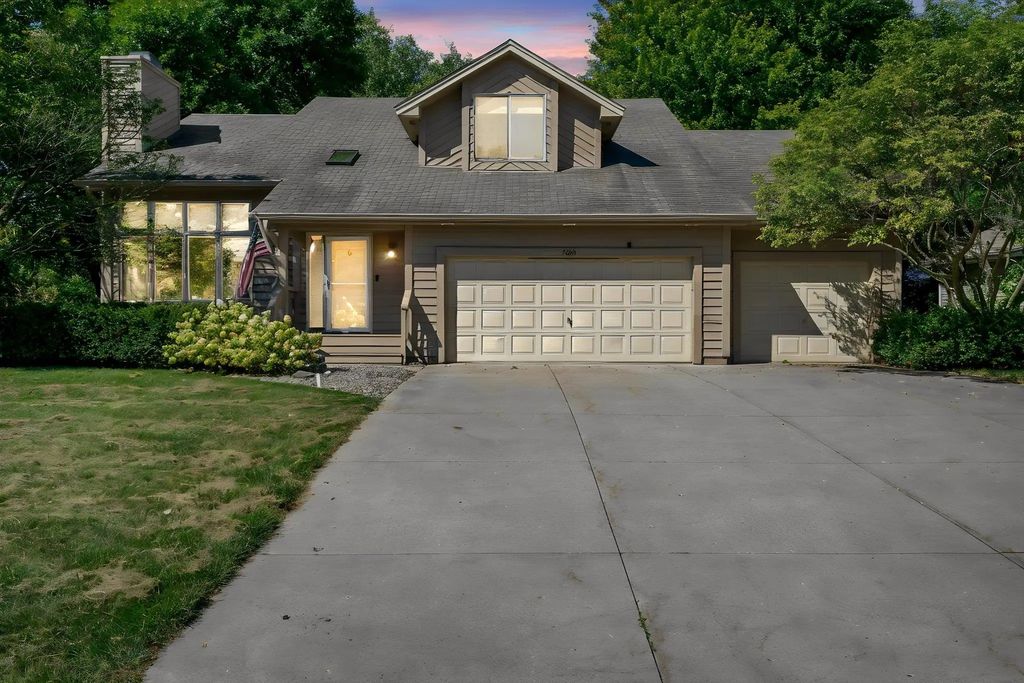7600 Eileen Street, Eden Prairie
