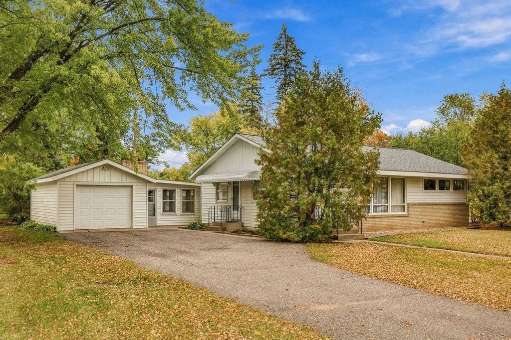 2105 Centennial Drive, Saint Cloud