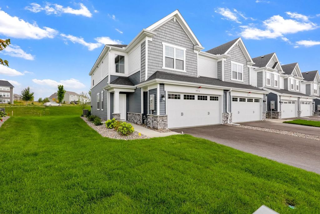 9285 4th Street Lane N, Lake Elmo