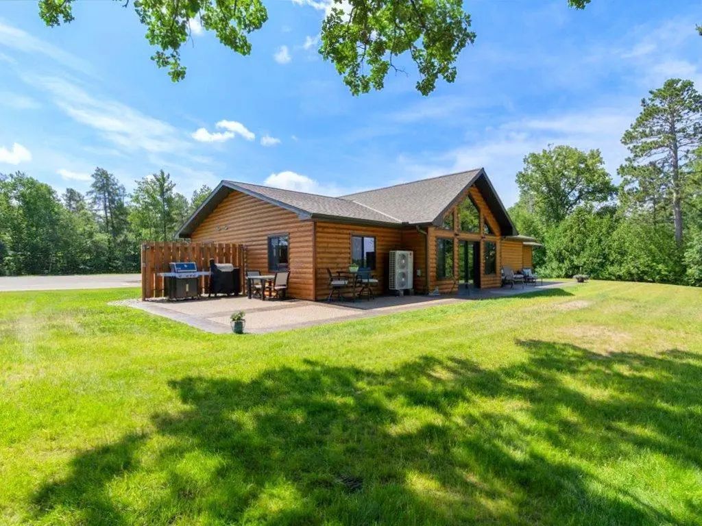 24428 County 80, Nevis