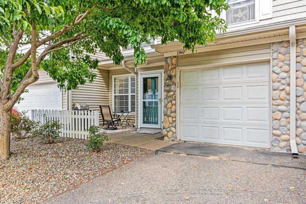 1947 Bluestem Lane, Shoreview