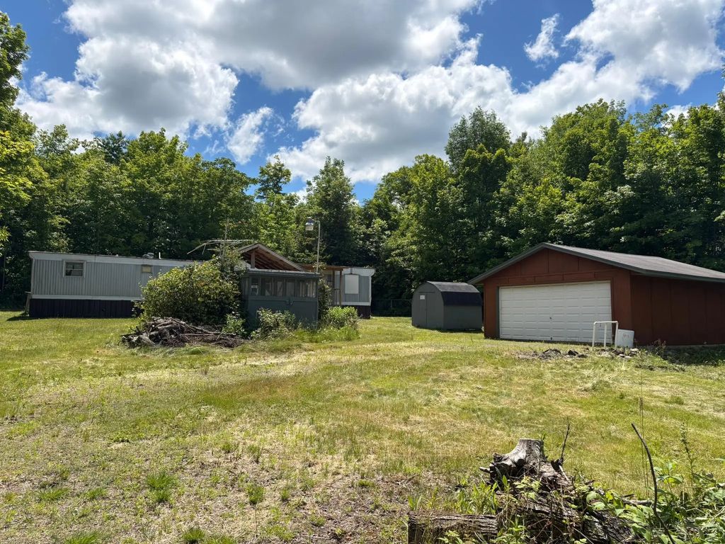 18686 327th Avenue, Isle