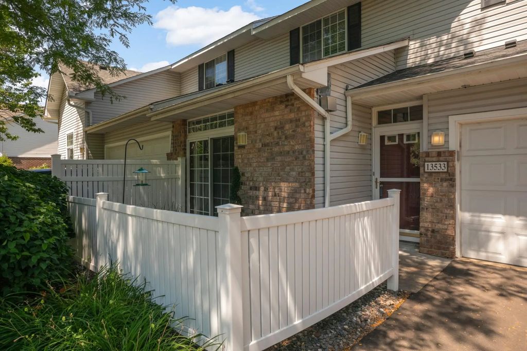 13533 Carmody Drive, Eden Prairie