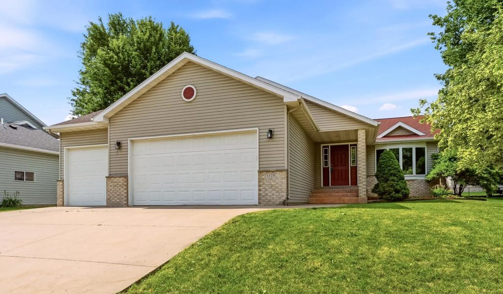 3328 Dorset Lane Nw, Rochester