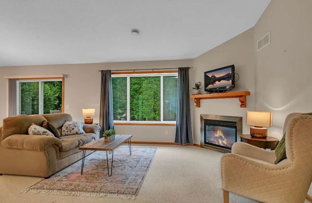 1004 Oak Pond Drive, Sartell