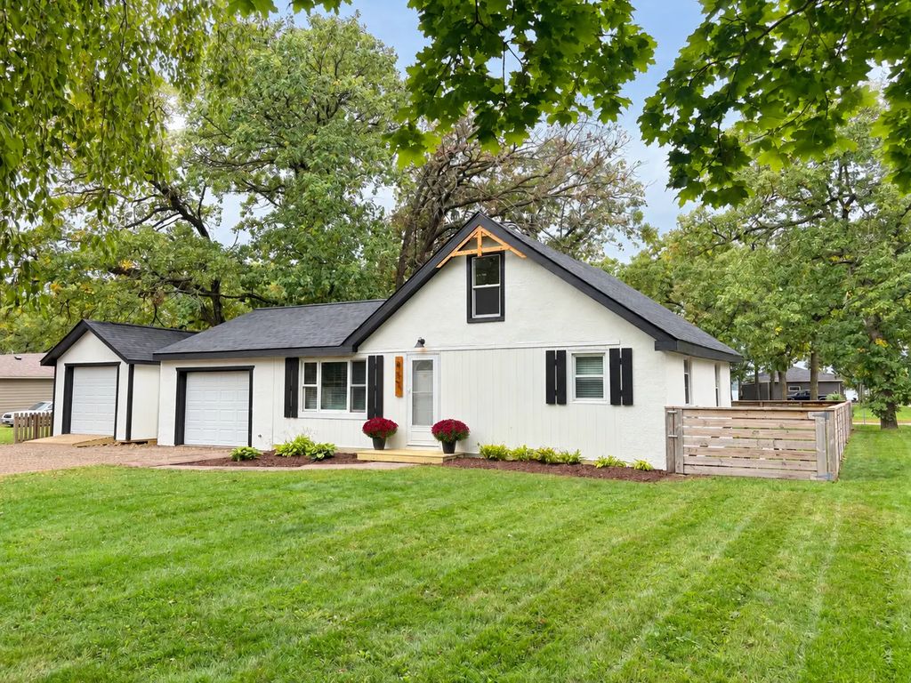 851 Lake Street N, Big Lake