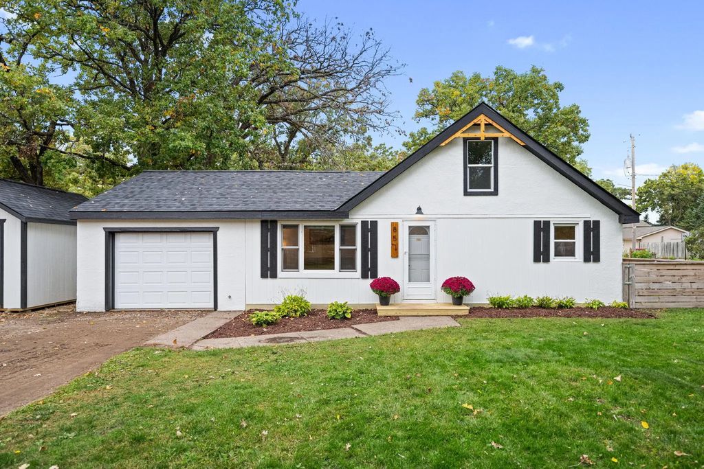 851 Lake Street N, Big Lake