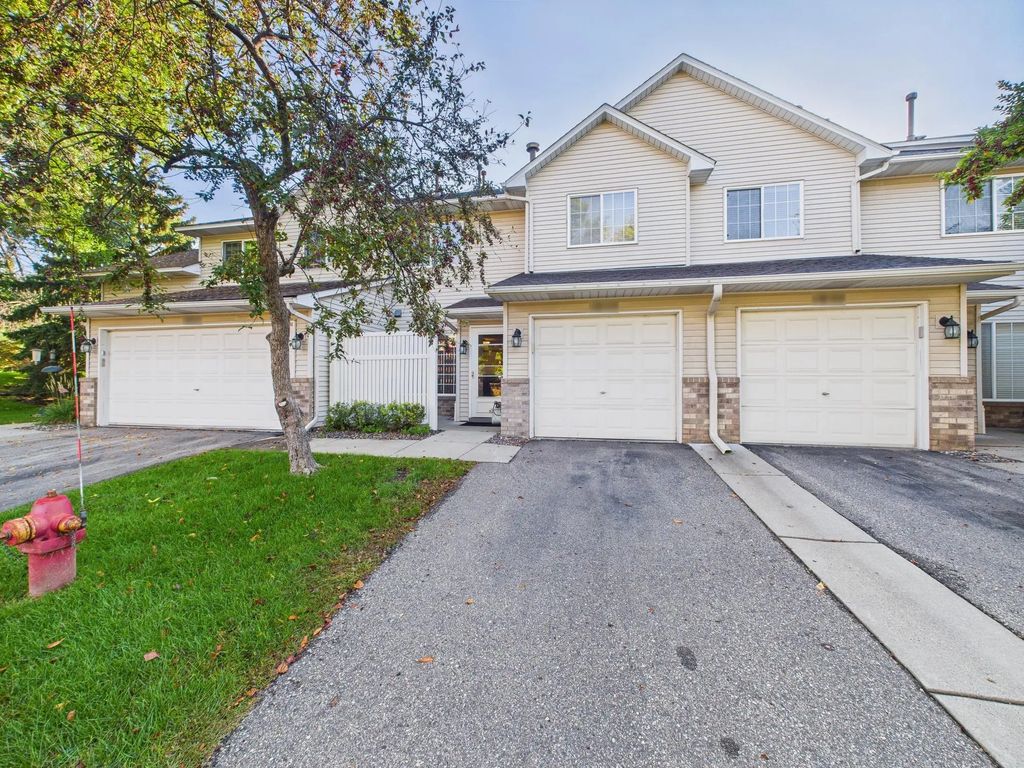 1853 Riverwood Drive 4, Burnsville