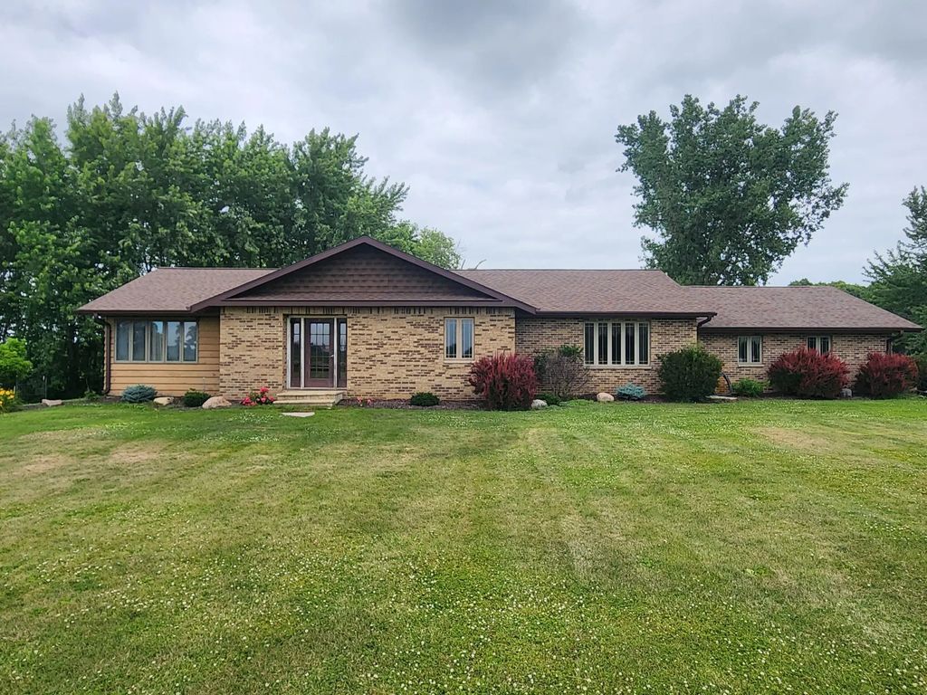 75842 115th Street, Le Roy