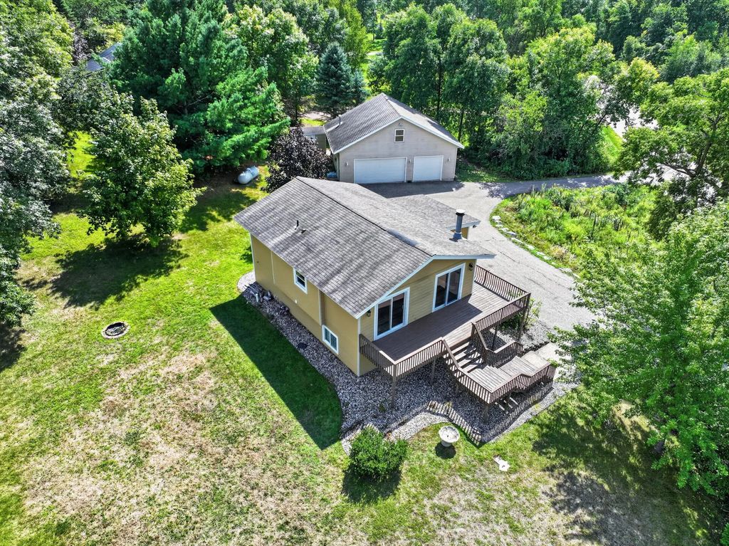 9051 Memory Lane Nw, Alexandria