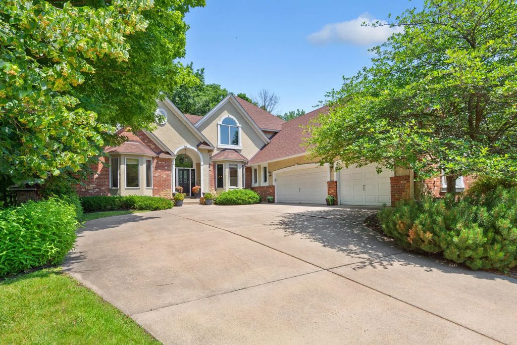 704 Legacy Court, Faribault