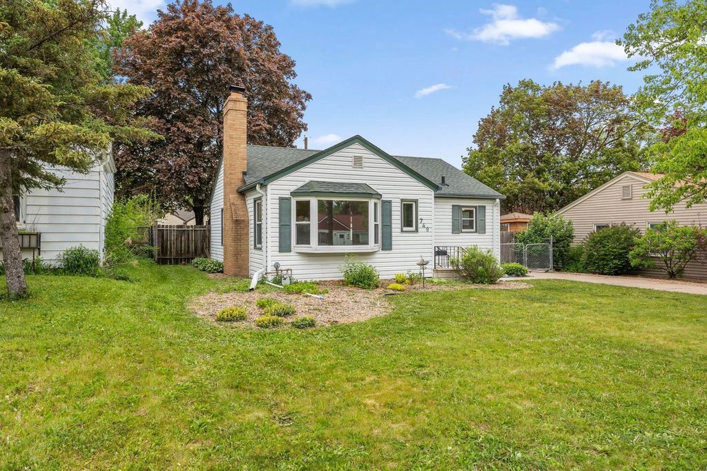 749 Cottage Avenue W, Saint Paul