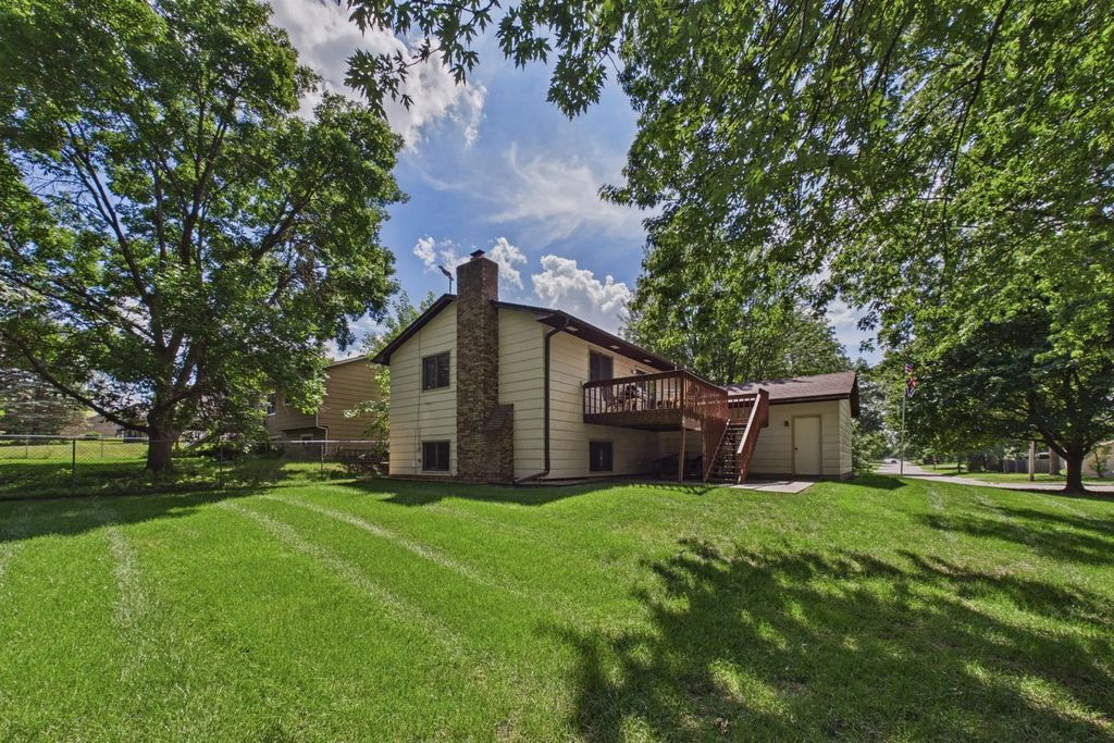 9194 Goldenrod Lane N, Maple Grove