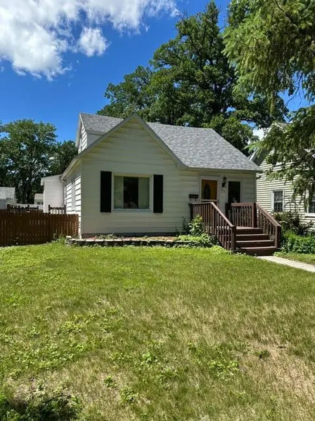 321 Tindolph Avenue N, Thief River Falls