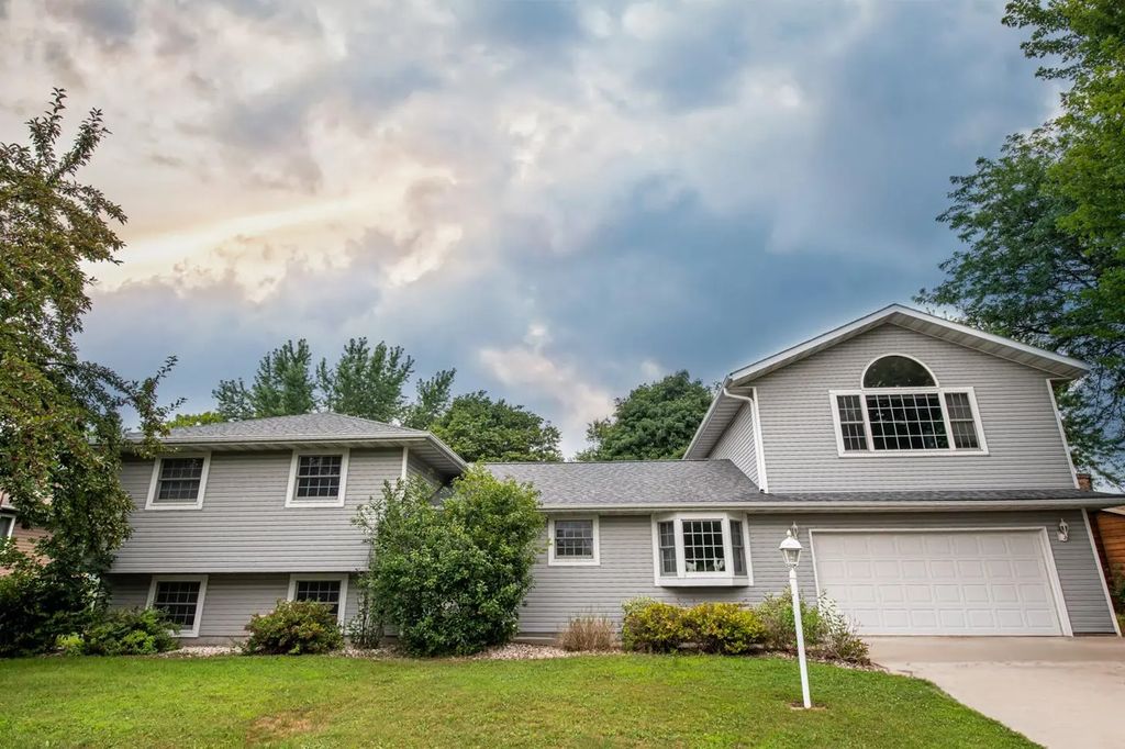 225 Country Club Drive, Lewiston
