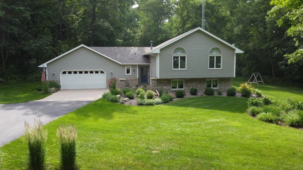 6821 Mesabi Court Nw, Rochester