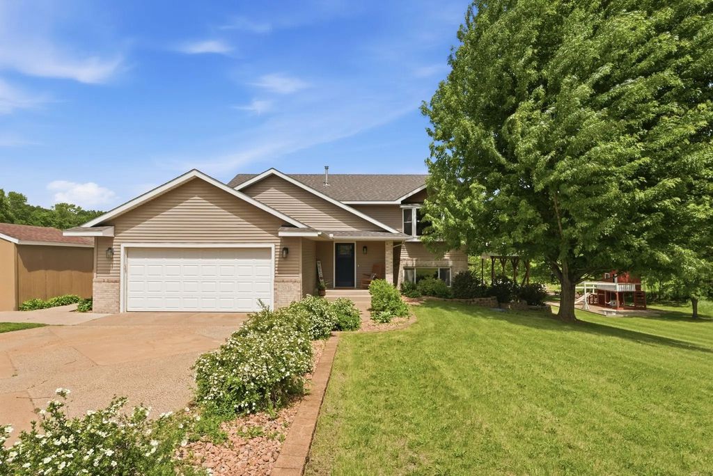 6636 Hidden Lane, South Haven