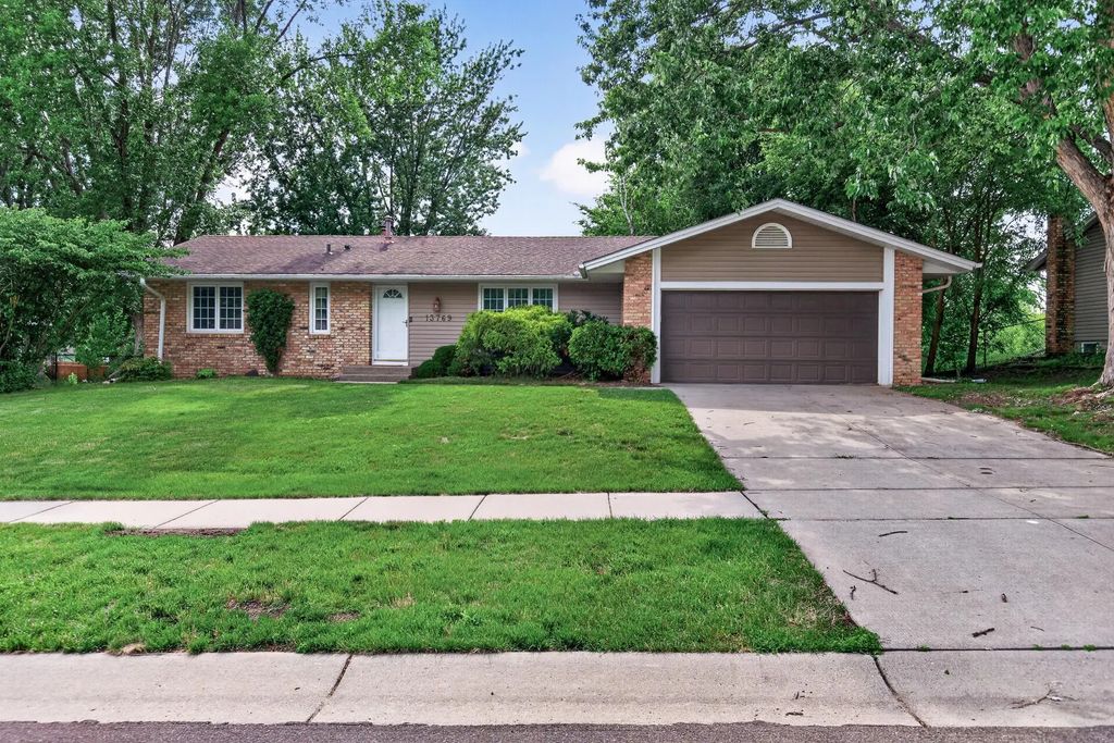 13769 Fairlawn Avenue, Apple Valley