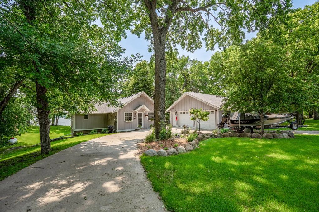 5999 150th Avenue Ne, Spicer