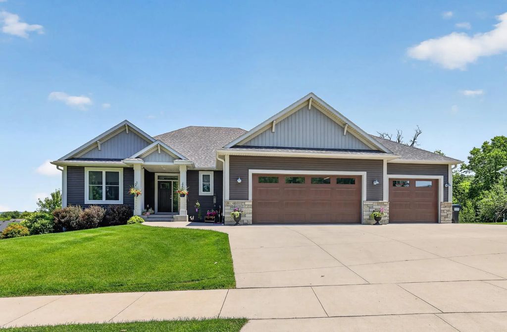 6788 Larkspur Parkway Nw, Rochester