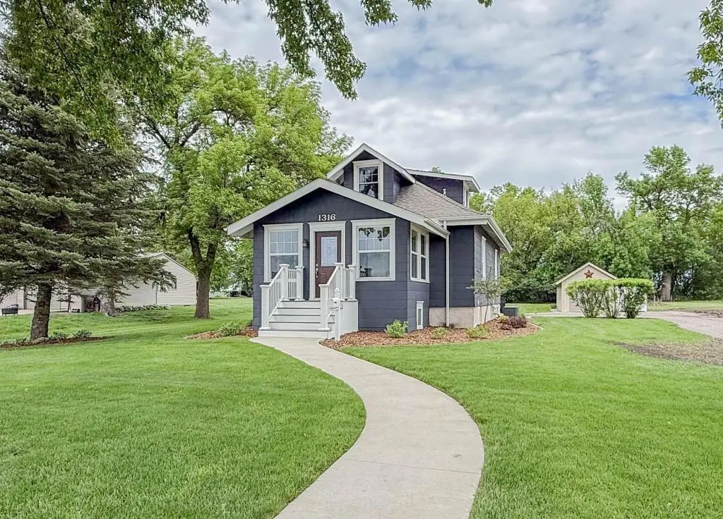 1316 W Fairview Avenue, Olivia