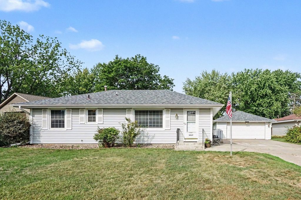 14669 Danbury Avenue W, Rosemount