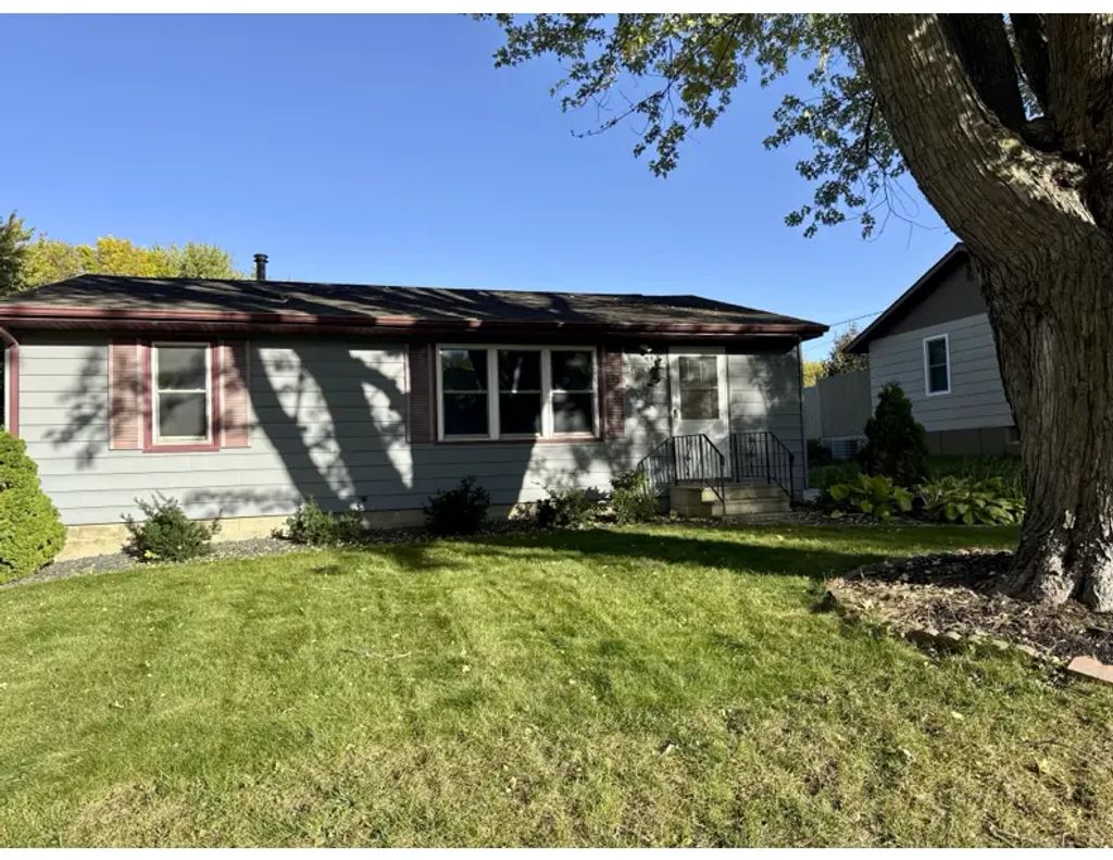 508 3rd Avenue Ne, Byron