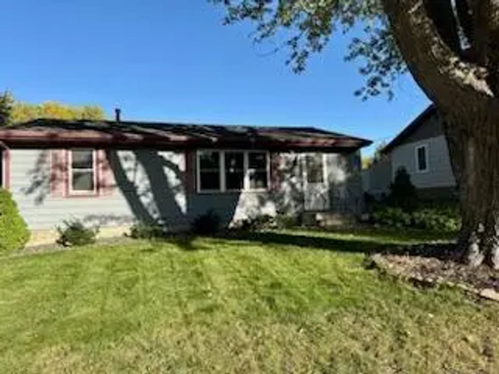 508 3rd Avenue Ne, Byron