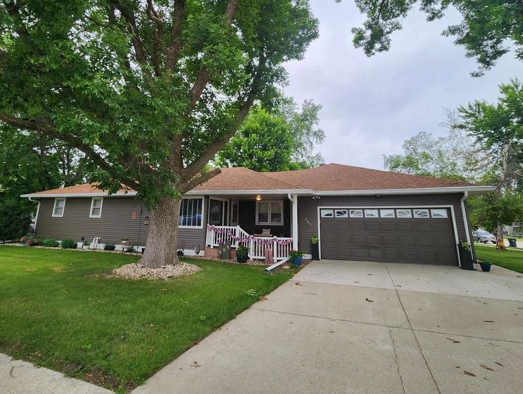 505 9th Street Sw, Pipestone