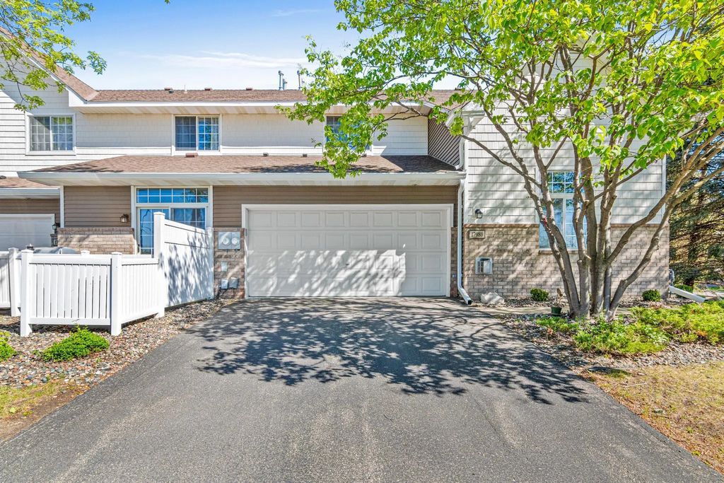 17980 Cobblestone Way, Eden Prairie