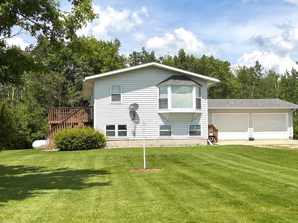 22532 330th Avenue, Badger