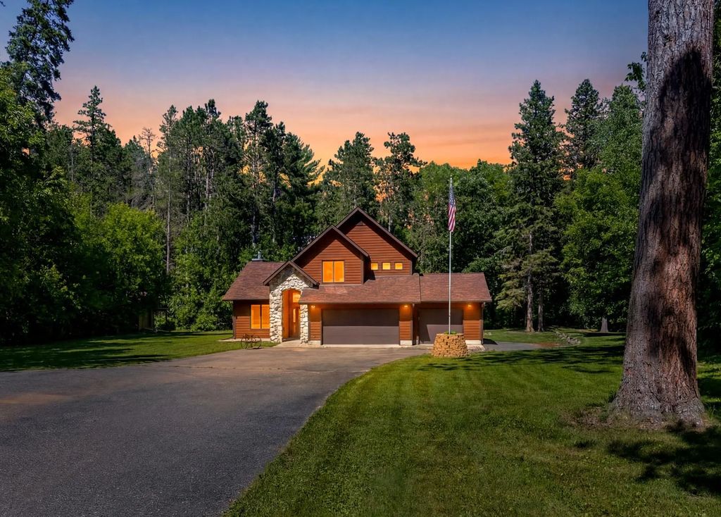 1903 White Tail Lane, Grand Rapids