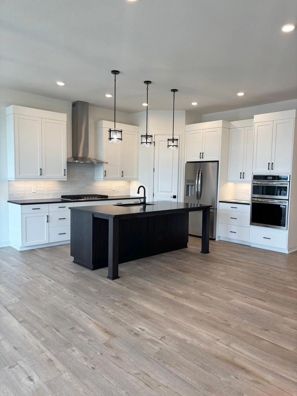 17936 Greenwich Way, Lakeville