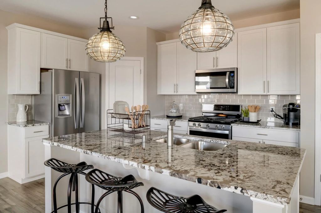 15024 Ashtown Lane, Rosemount