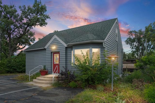 721 E River Road, Anoka