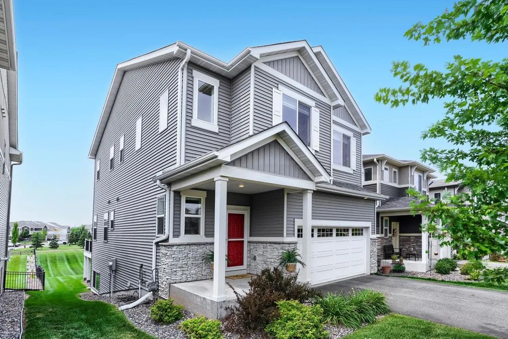 8251 Deerwood Lane N, Maple Grove