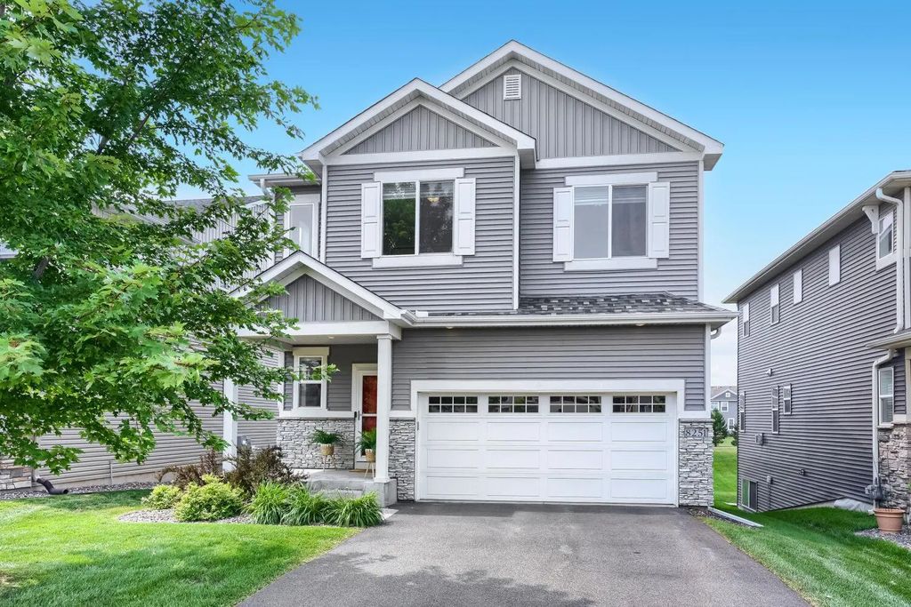 8251 Deerwood Lane N, Maple Grove