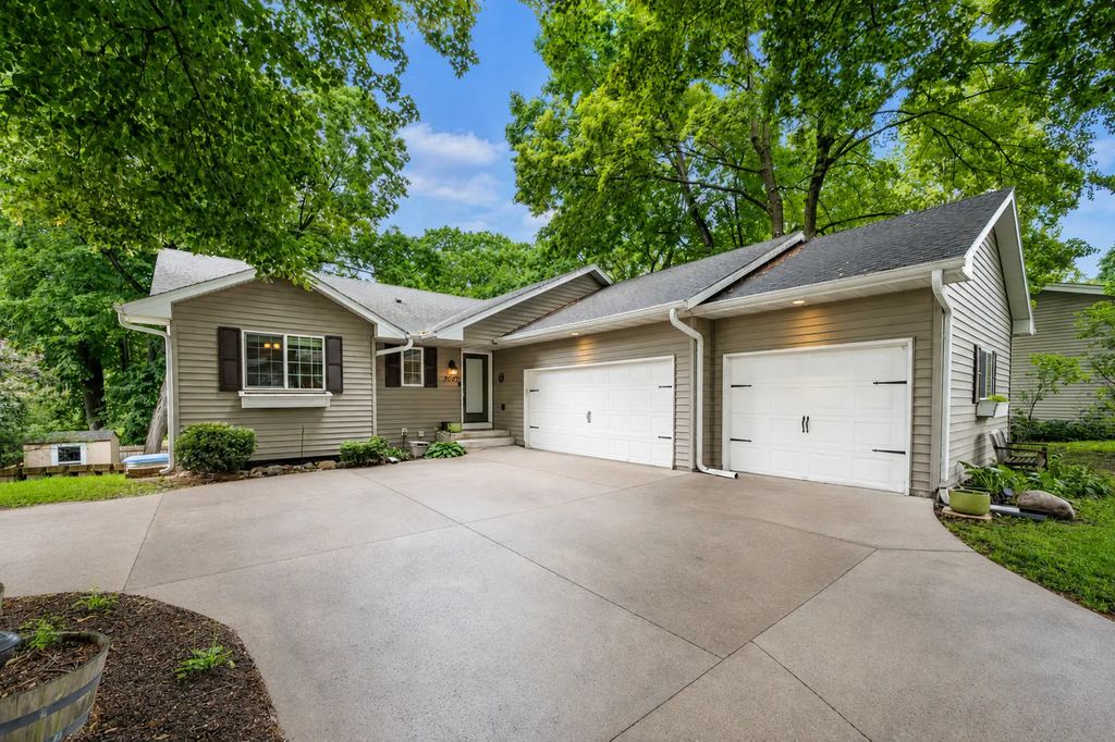 3067 Alexander Lane, Mound
