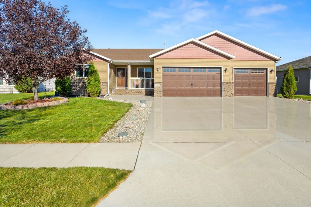 3712 11th Avenue S, Moorhead