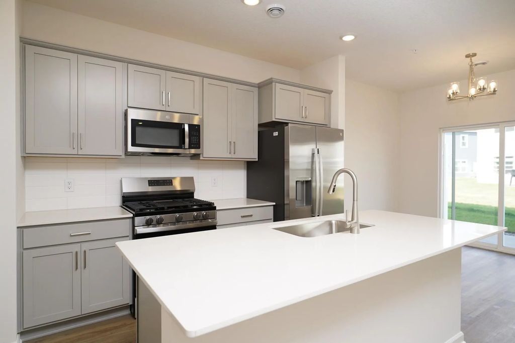 23154 Creekview Court, Rogers