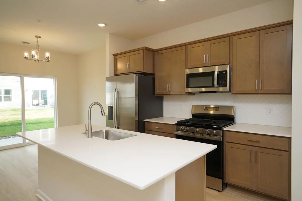 23158 Creekview Court, Rogers