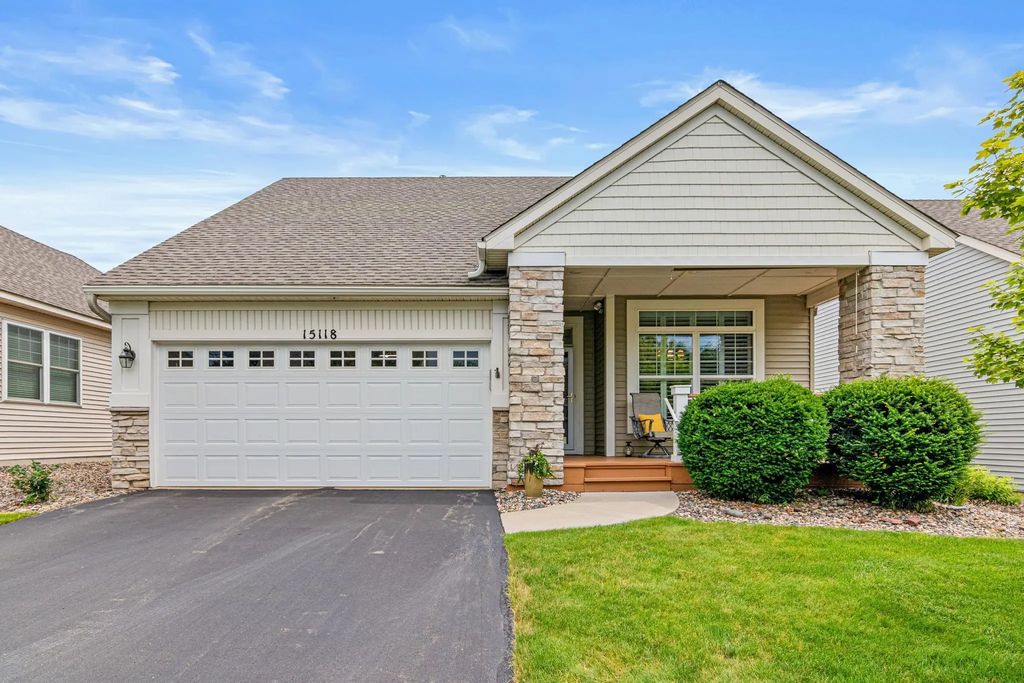 15118 Dutchman Way, Apple Valley