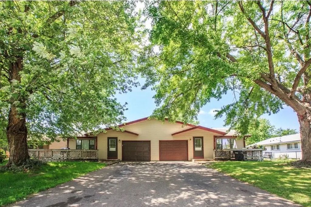 8225 June Avenue N, Brooklyn Park