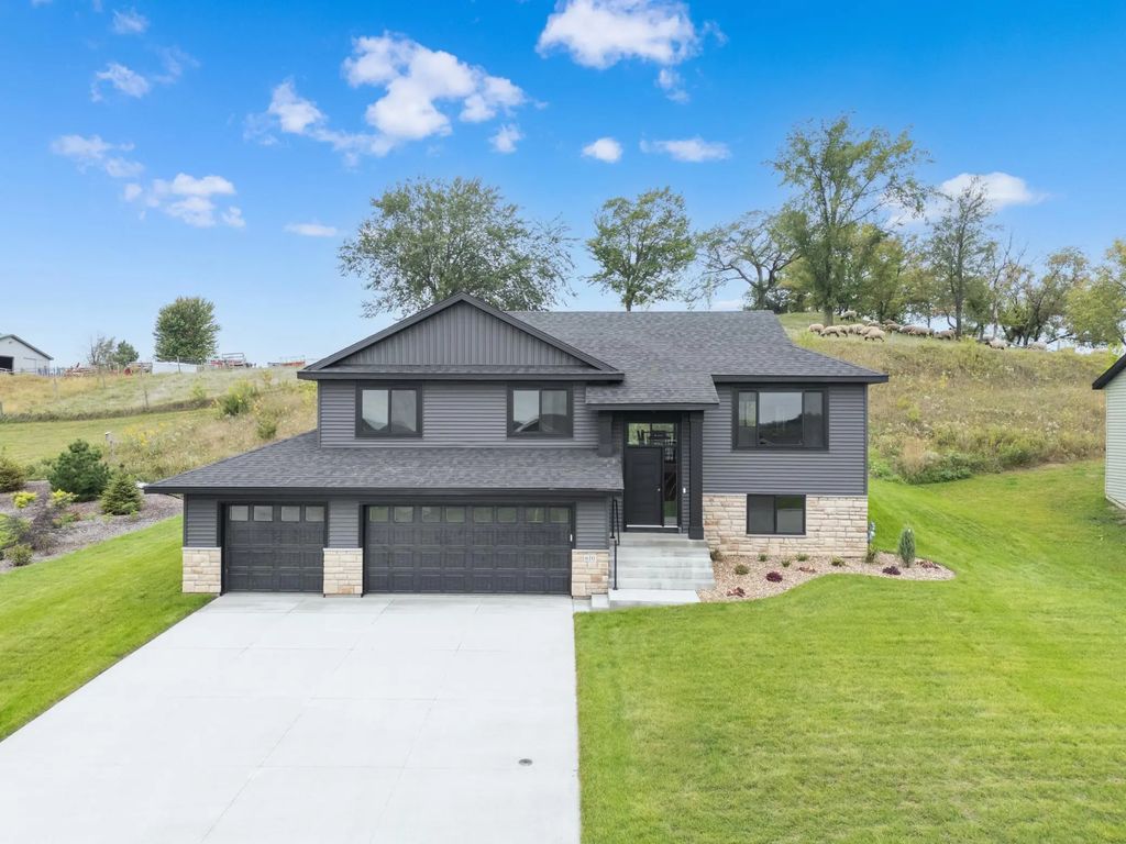 610 Mulligan Drive, Zumbrota