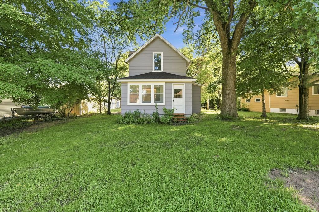 211 Central, Amery