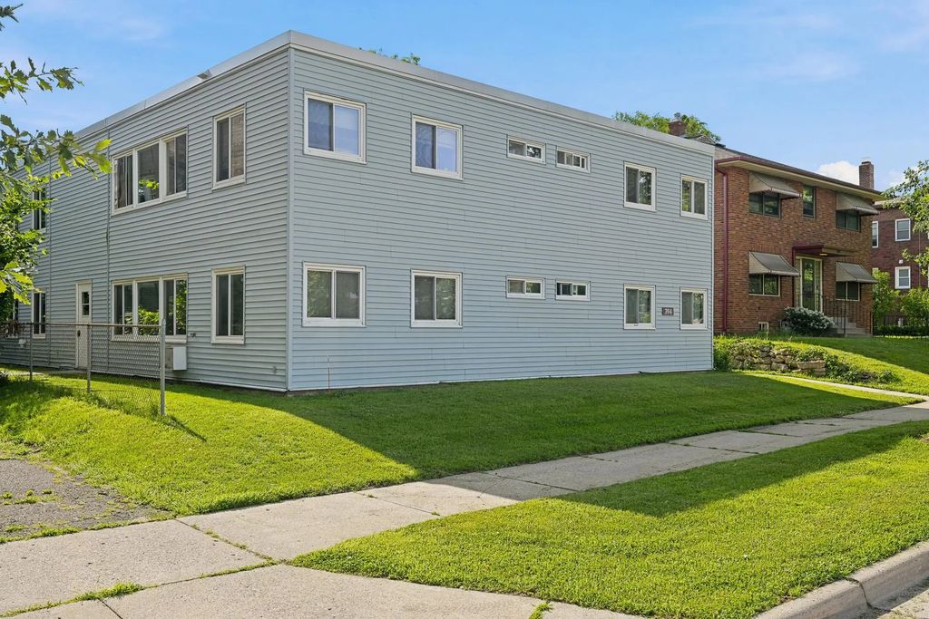 394 Pierce Street N, Saint Paul