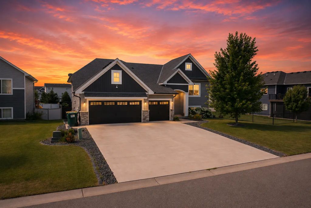 17838 Essex Lane, Lakeville